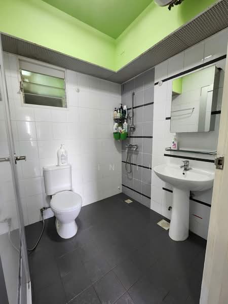 268B Punggol Field HDB Flat For Sale at S$ 720,000 | PropertyGuru Singapore - Bathroom