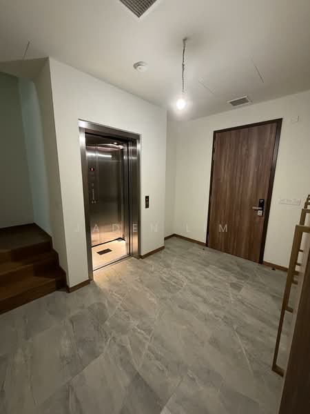 Belgravia Ace, 100 Belgravia Drive, 5 Bedrooms, 4,058 sqft, Semi-Detached House For Sale, by Jaden Lim, 500057125 - Entrance - PropertyGuru.com.sg