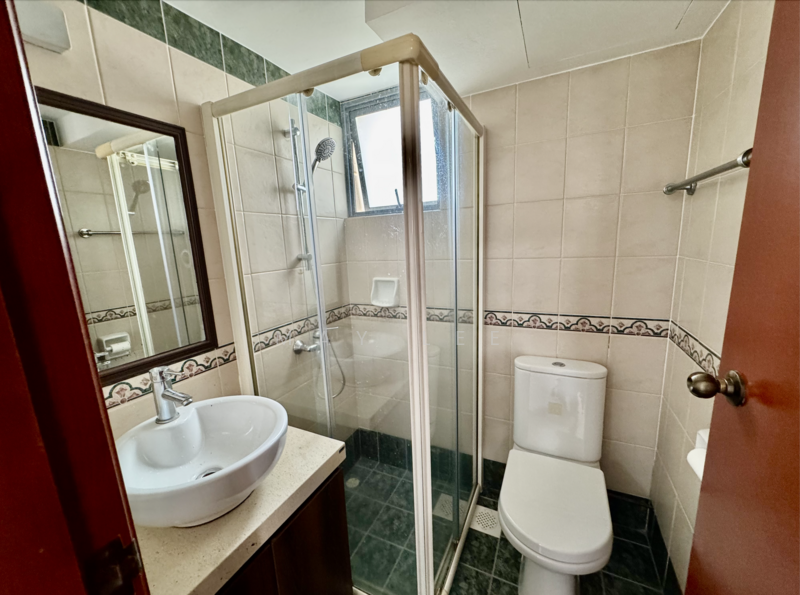 Aquarius By The Park, 1 Bedok Reservoir View, 2 Bedrooms, 894 sqft, Condominium For Rent, by May Lee, 500057143 - Bathroom - PropertyGuru.com.sg