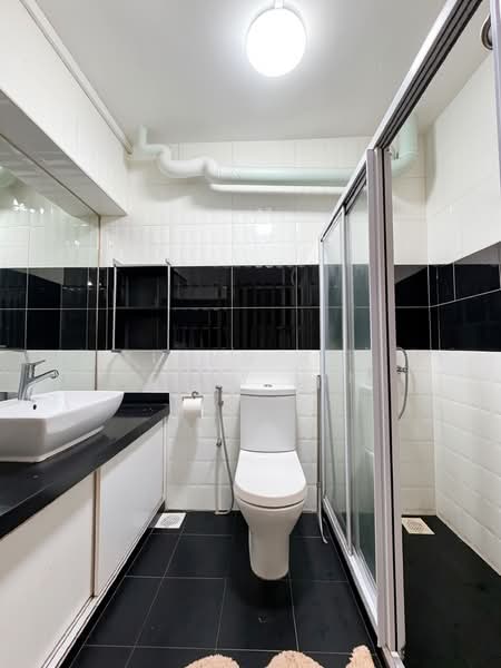403 Admiralty Link, 403 Admiralty Link, 3 Bedrooms, 1,184 sqft, HDB Flat For Sale, by Xiang Rui Issey Lim, 500057145 - Bathroom - PropertyGuru.com.sg