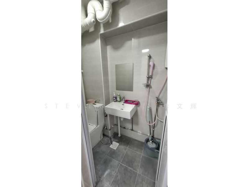 447 Hougang Avenue 10, 447 Hougang Avenue 10, Room Rental, 1,130 sqft, HDB Flat For Rent, by Steven Lee 李文辉, 500057149 - Bathroom - PropertyGuru.com.sg