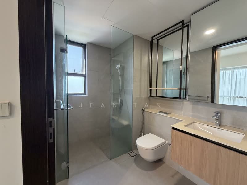 JadeScape Condominium For Sale at S$ 1,920,000 | PropertyGuru Singapore - Bathroom