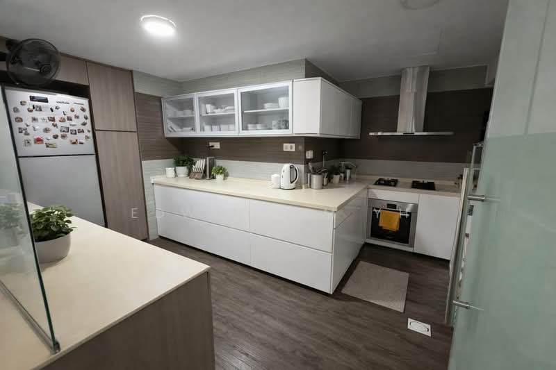 Chiltern Park Condominium For Sale at S$ 2,200,000 | PropertyGuru Singapore - Kitchen