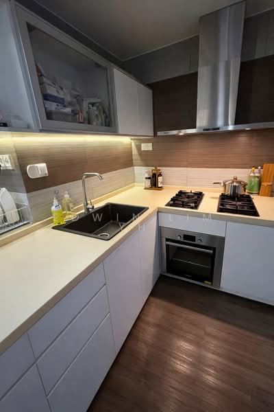 Chiltern Park Condominium For Sale at S$ 2,200,000 | PropertyGuru Singapore - Kitchen