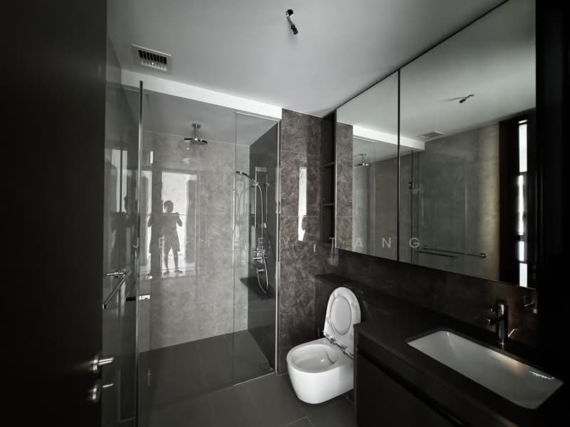 Tembusu Grand Condominium For Sale at S$ 1,480,000 | PropertyGuru Singapore - Bathroom