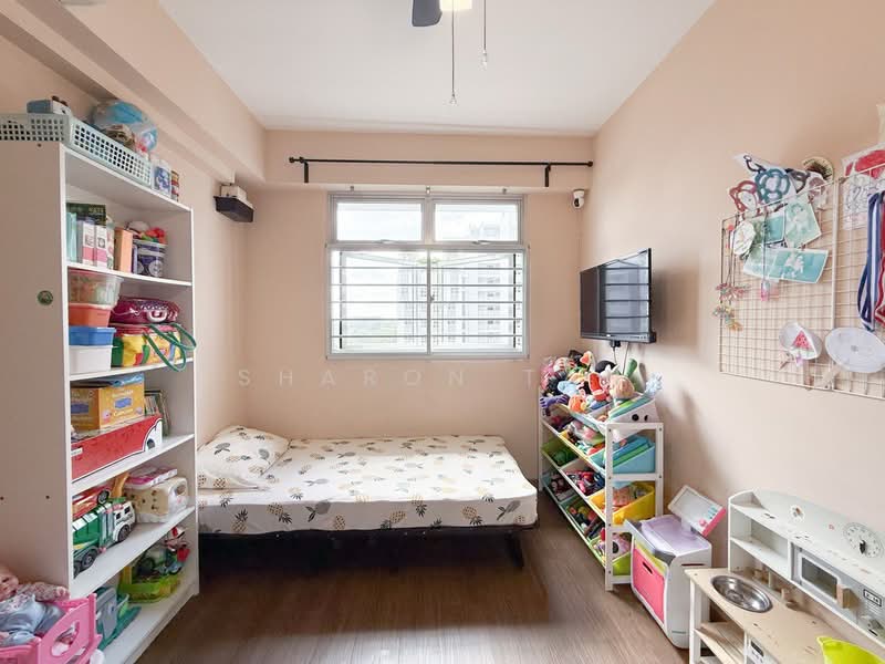 406B Northshore Drive HDB Flat For Sale at S$ 745,000 | PropertyGuru Singapore - Bedroom