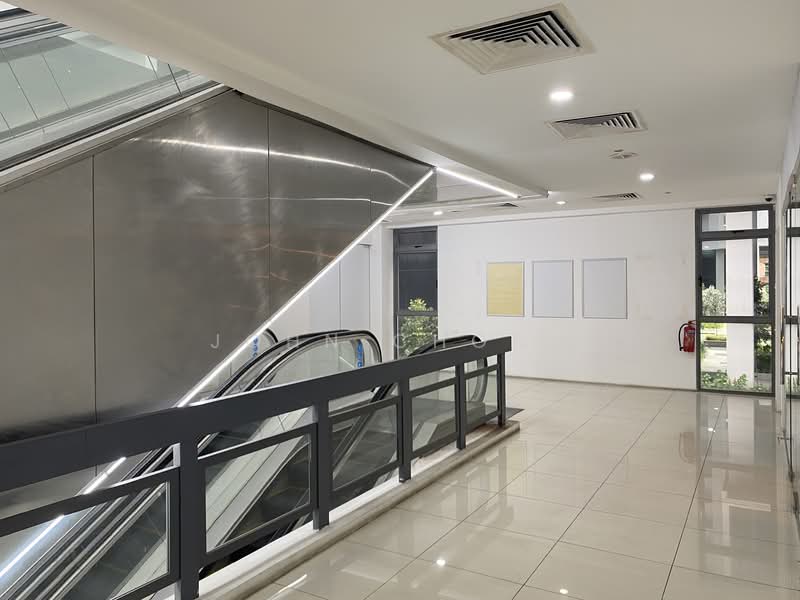 Bugis Cube, 470 North Bridge Road, 291 sqft, Mall Shop For Sale, by John Chong, 500057161 - Corridor - CommercialGuru.com.sg