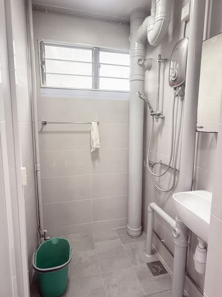 2 Lorong Lew Lian HDB Flat For Sale at S$ 468,000 | PropertyGuru Singapore