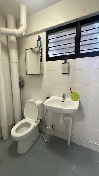 204 Serangoon Central HDB Flat For Sale at S$ 650,000 | PropertyGuru Singapore - Bathroom