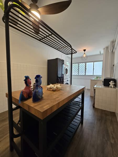 559 Ang Mo Kio Avenue 10, 559 Ang Mo Kio Avenue 10, 2 Bedrooms, 732 sqft, HDB Flat For Rent, by William Wong (黃杰胜), 500057199 - Kitchen - PropertyGuru.com.sg