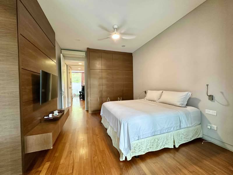 Three Three Robin Apartment For Sale at S$ 5,250,000 | PropertyGuru Singapore - Master Bedroom