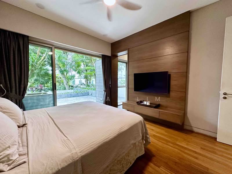 Three Three Robin Apartment For Sale at S$ 5,250,000 | PropertyGuru Singapore - Master Bedroom