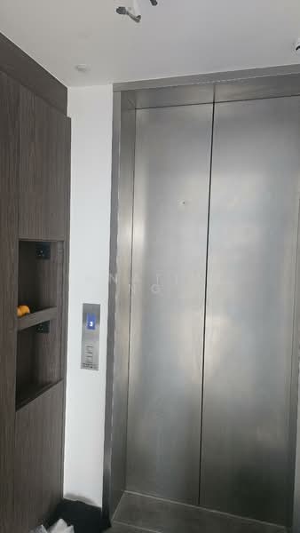 Midtown Modern, 18 Tan Quee Lan Street, 4 Bedrooms, 1,808 sqft, Condominium For Rent, by Ignatius Ng, 500057230 - Private lift lobby - PropertyGuru.com.sg