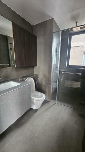 Junior Master Bathroom