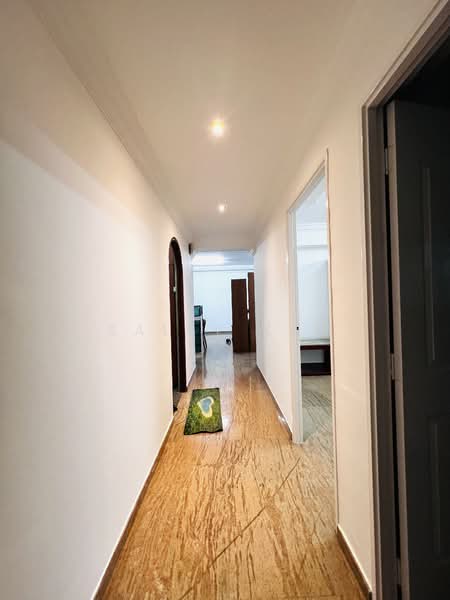 284 Toh Guan Road HDB Flat For Sale at S$ 848,888 | PropertyGuru Singapore - Hallway