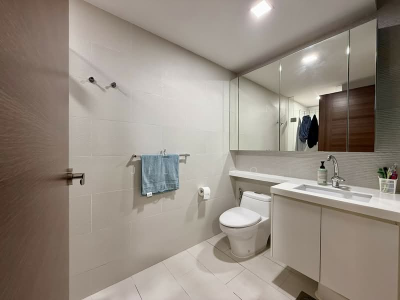 The Topiary Executive Condominium For Sale at S$ 1,450,000 | PropertyGuru Singapore - Bathroom