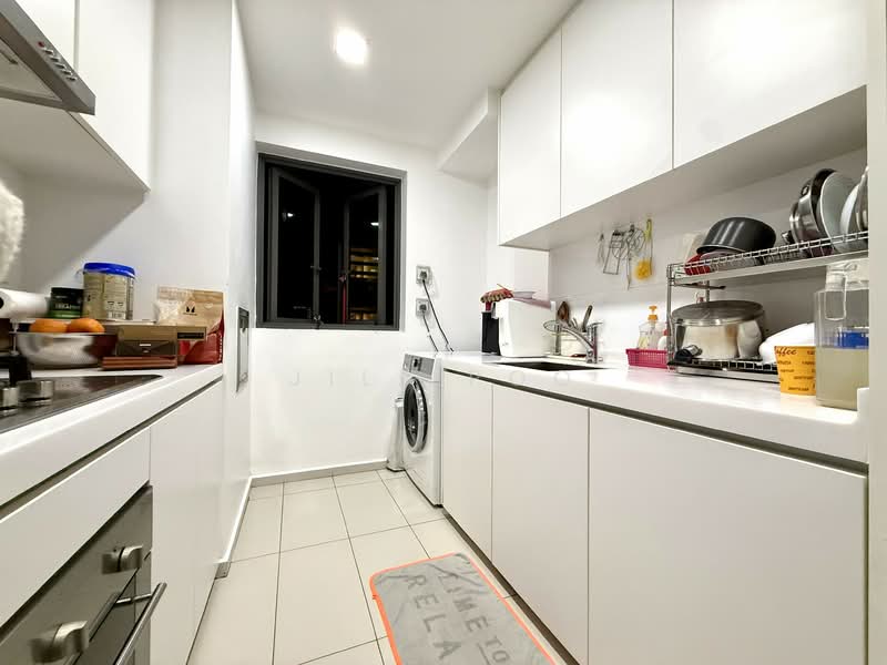 The Topiary Executive Condominium For Sale at S$ 1,450,000 | PropertyGuru Singapore - Kitchen