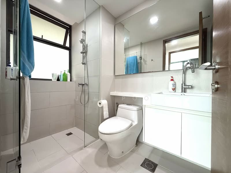 The Topiary Executive Condominium For Sale at S$ 1,450,000 | PropertyGuru Singapore - Bathroom
