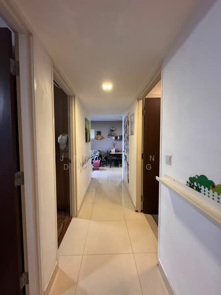 588B Ang Mo Kio Street 52 HDB Flat For Sale at S$ 1,150,000 | PropertyGuru Singapore - Corridor