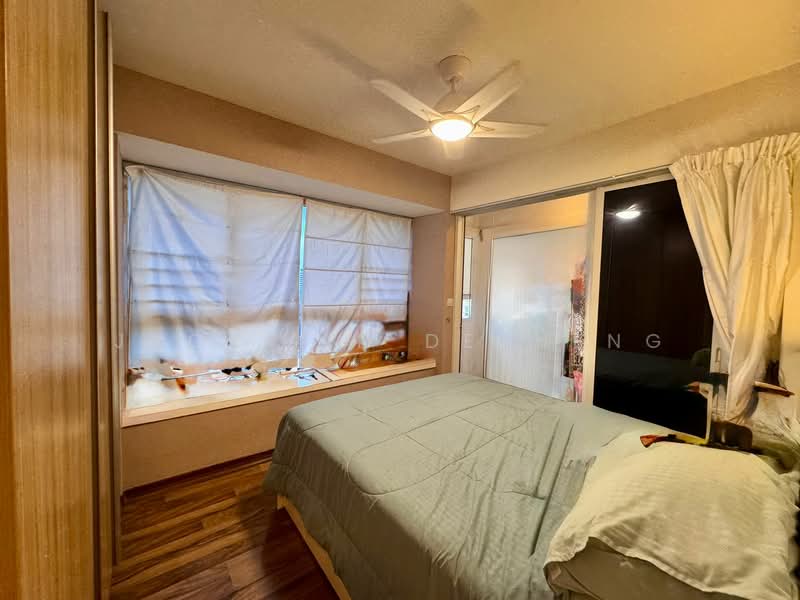 588B Ang Mo Kio Street 52 HDB Flat For Sale at S$ 1,150,000 | PropertyGuru Singapore - Bedroom