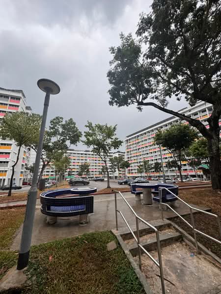 906 Tampines Avenue 4 HDB Flat For Sale at S$ 658,000 | PropertyGuru Singapore - Exterior