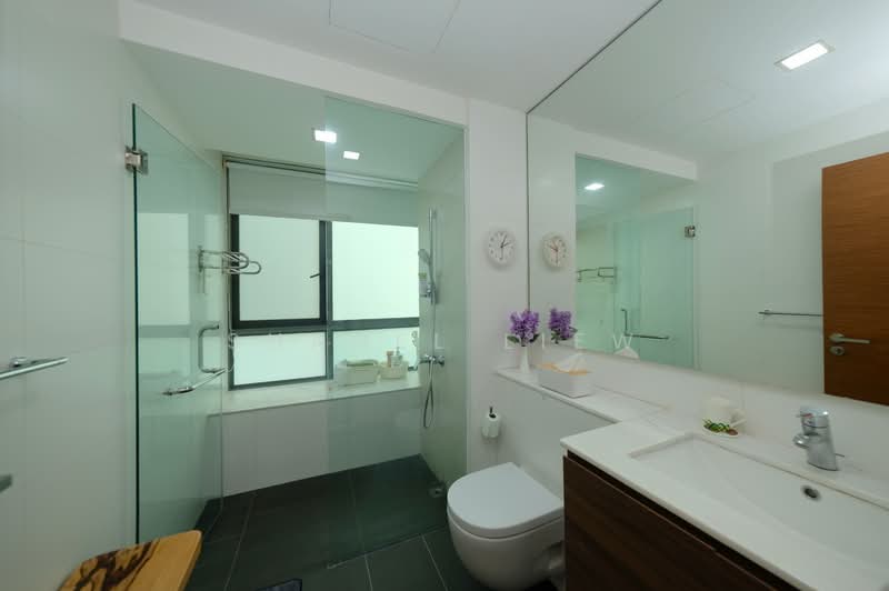 Double Bay Residences Condominium For Sale at S$ 1,520,000 | PropertyGuru Singapore - Bathroom