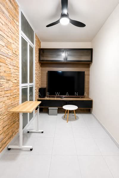 282 Yishun Avenue 6, 282 Yishun Avenue 6, 2 Bedrooms, 689 sqft, HDB Flat For Sale, by Marwana Binte Suleiman, 500057255 - Living Room (AI-enhanced photo) - PropertyGuru.com.sg