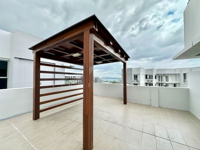 Sea Horizon Condominium For Sale at S$ 1,199,999 | PropertyGuru Singapore - Open terrace