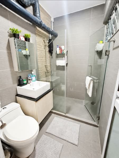 209 Bukit Batok Street 21, 209 Bukit Batok Street 21, 3 Bedrooms, 1,110 sqft, HDB Flat For Sale, by Elysabet Salim, 500057265 - Bathroom - PropertyGuru.com.sg
