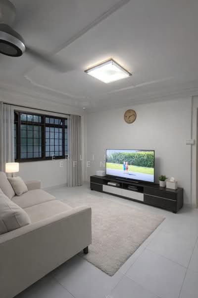 545 Serangoon North Avenue 3 HDB Flat For Sale at S$ 640,000 | PropertyGuru Singapore - Living Room