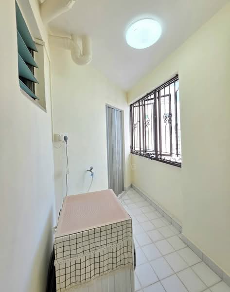 Orchid Park Condominium Condominium For Sale at S$ 1,050,000 | PropertyGuru Singapore - Interior