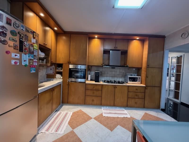 232A Serangoon Avenue 2 HDB Flat For Sale at S$ 1,200,000 | PropertyGuru Singapore - Kitchen