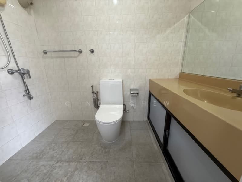 232A Serangoon Avenue 2 HDB Flat For Sale at S$ 1,200,000 | PropertyGuru Singapore - Bathroom
