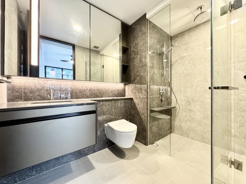 Tembusu Grand, 98 Jalan Tembusu, 2 Bedrooms, 667 sqft, Condominium For Sale, by Jason Yeo, 500057316 - Master Bath - PropertyGuru.com.sg