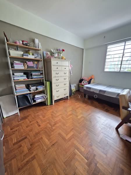 5 Delta Avenue HDB Flat For Sale at S$ 790,000 | PropertyGuru Singapore - Bedroom