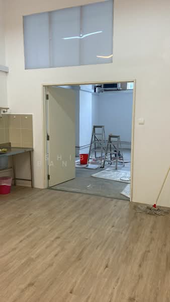 Guan Hua Warehouse Building, 85 Genting Lane, 1,722 sqft, Light Industrial (B1) For Sale, by Shibani Banerjee, 500057338 - Interior - CommercialGuru.com.sg