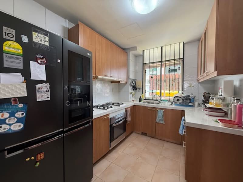 WOODGROVE VIEW Terraced House For Sale at S$ 2,500,000 | PropertyGuru Singapore - Kitchen