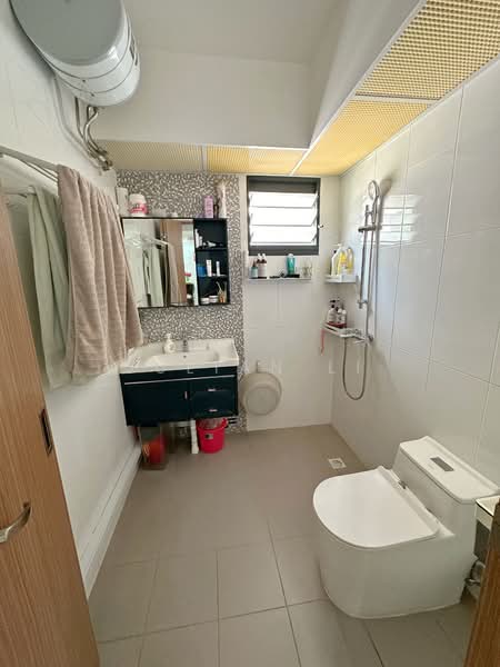 102B Bidadari Park Drive HDB Flat For Sale at S$ 1,150,000 | PropertyGuru Singapore - Bathroom