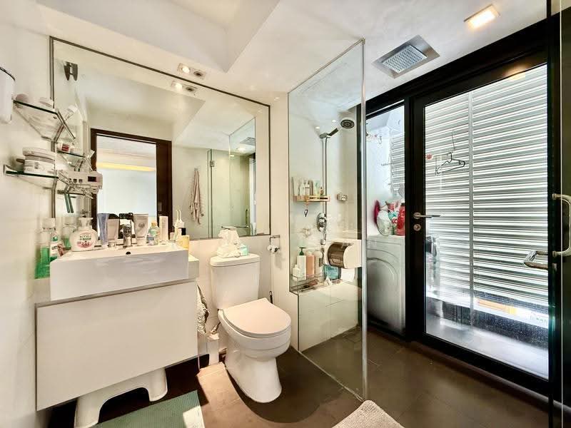 999LH 1 Bedder near MRT Mall Orchard River Valley, Tanglin / Holland / Bukit Timah, 1 Bedroom, 517 sqft, Apartment For Sale, by Tricia Tang, 500057364 - Bathroom - PropertyGuru.com.sg