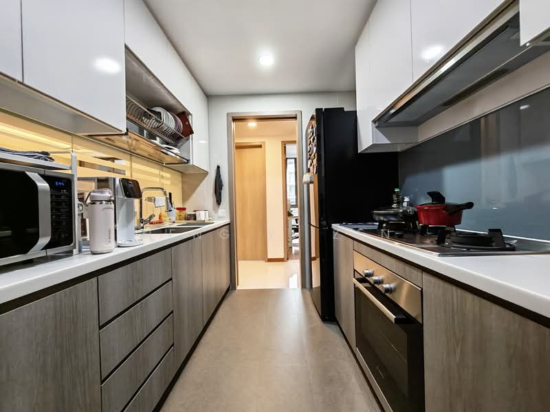 Treasure Crest Executive Condominium For Sale at S$ 1,750,000 | PropertyGuru Singapore - Kitchen