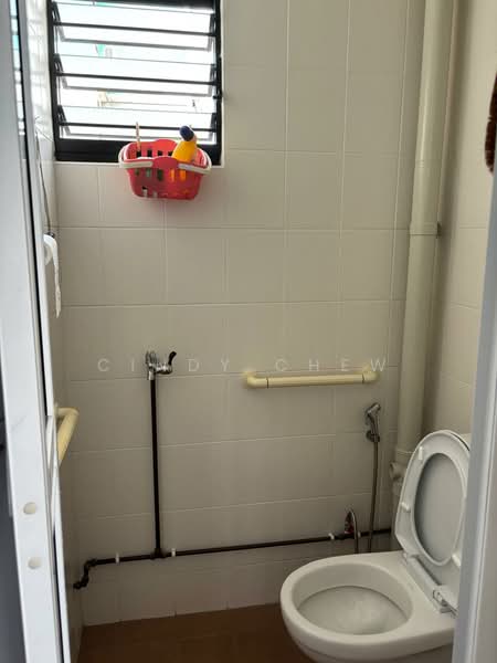 108 Serangoon North Avenue 1, 108 Serangoon North Avenue 1, Room Rental, 150 sqft, HDB Flat For Rent, by Cindy Chew, 500057384 - Bathroom - PropertyGuru.com.sg