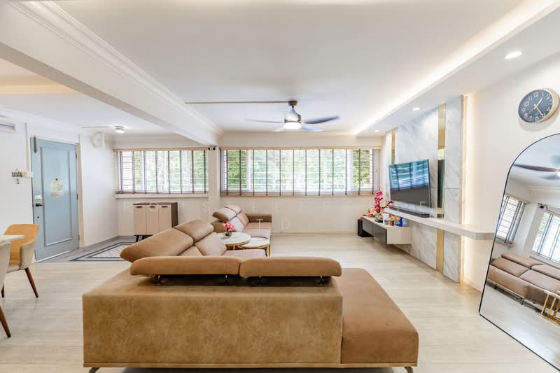 423 Tampines Street 41 HDB Flat For Sale at S$ 750,000 | PropertyGuru Singapore - Living Room