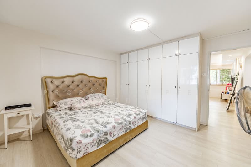 423 Tampines Street 41 HDB Flat For Sale at S$ 750,000 | PropertyGuru Singapore - Bedroom