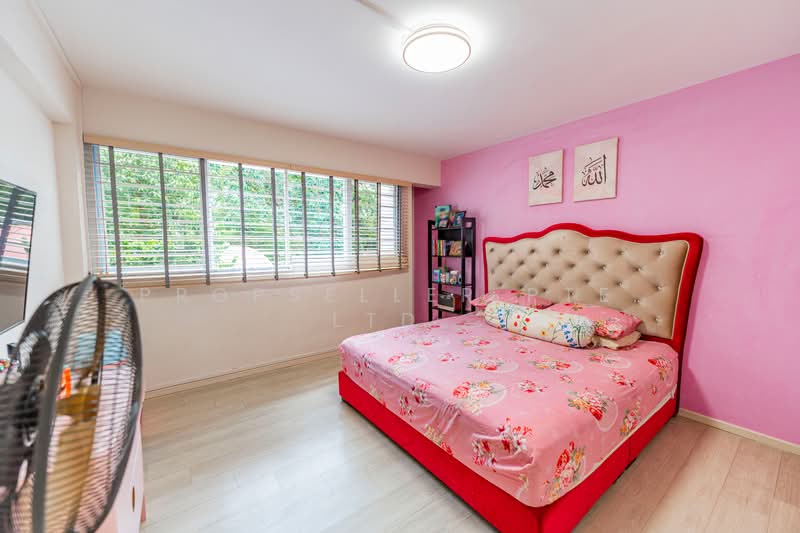 423 Tampines Street 41 HDB Flat For Sale at S$ 750,000 | PropertyGuru Singapore - Bedroom