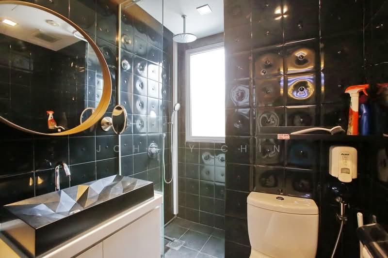 The Alexcier, 237 Alexandra Road, 1,249 sqft, Light Industrial (B1) For Sale, by Johnny Chin, 500057392 - Bathroom - CommercialGuru.com.sg