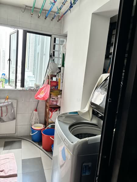 415 Commonwealth Avenue West, 415 Commonwealth Avenue West, Room Rental, 150 sqft, HDB Flat For Rent, by Jane Lim S C, 500057401 - Kitchen - PropertyGuru.com.sg