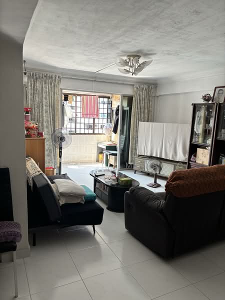 415 Commonwealth Avenue West, 415 Commonwealth Avenue West, Room Rental, 180 sqft, HDB Flat For Rent, by Jane Lim S C, 500057401 - Living Room - PropertyGuru.com.sg