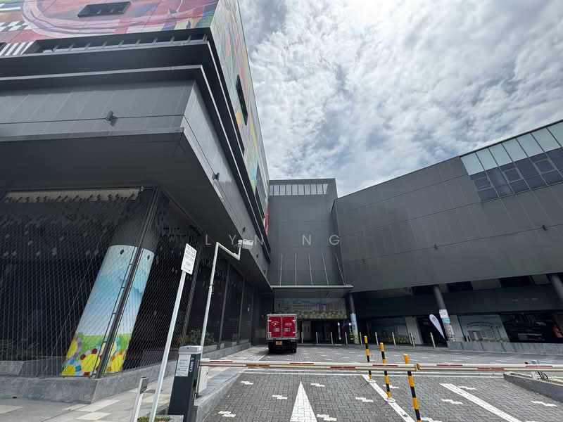 High Rental Yield above 5%!Rare and Super Value HDB Shophouse for Sale. - Priced to move. Don't Miss, TAMPINES STREET 41, 1,970 sqft, Shop / Shophouse For Sale, by Lyn Huang (可欣), 500057408 - Exterior - CommercialGuru.com.sg