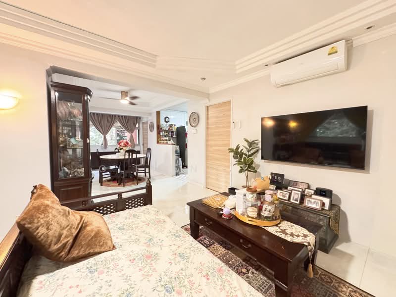 145 Mei Ling Street HDB Flat For Sale at S$ 1,290,000 | PropertyGuru Singapore - Living & Dining Room