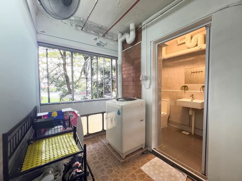 145 Mei Ling Street HDB Flat For Sale at S$ 1,290,000 | PropertyGuru Singapore - Service Yard